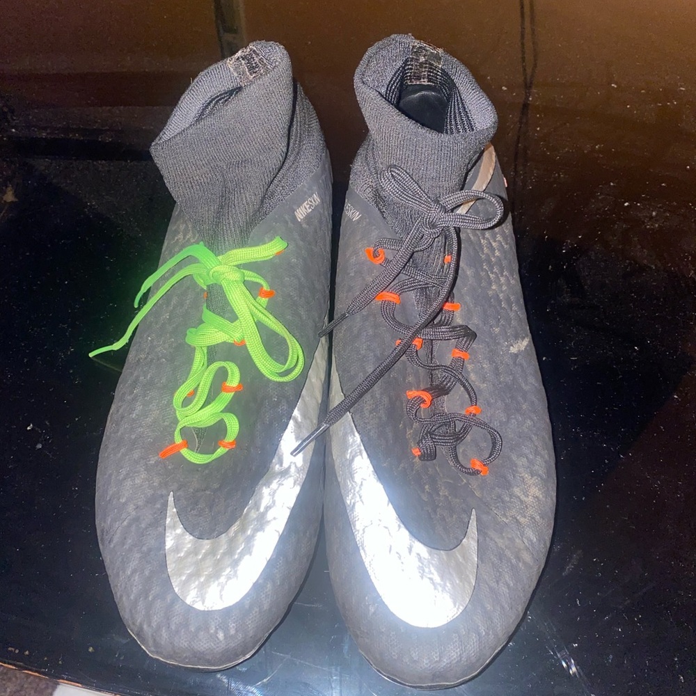 Soccer cleats